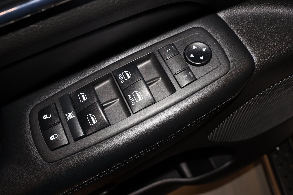 Used 2020 Jeep Grand Cherokee Limited image 15