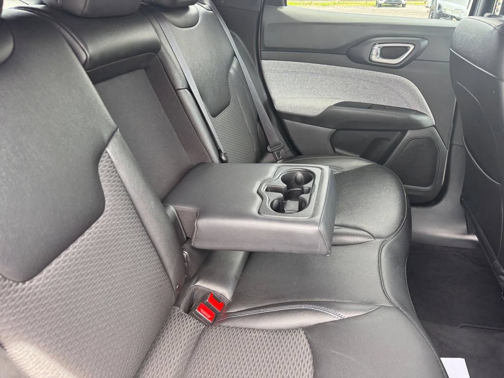 Used 2024 Jeep Compass Latitude AWD/4WD image 26
