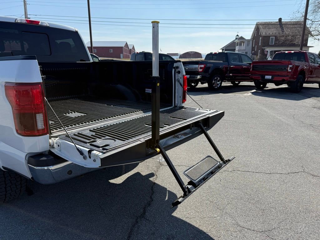 Certified 2018 Ford F150 Lariat image 35