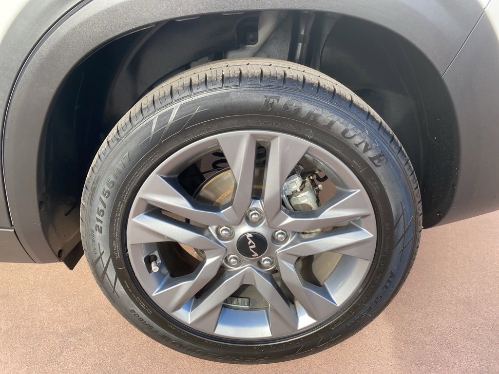 Used 2023 Kia Seltos S image 34