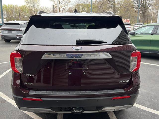 Certified 2023 Ford Explorer XLT w/ Equipment Group 202A AWD/4WD image 4
