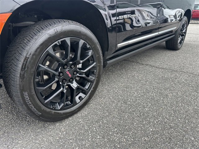 Used 2024 GMC Yukon XL Denali w/ Advanced Technology Package image 13