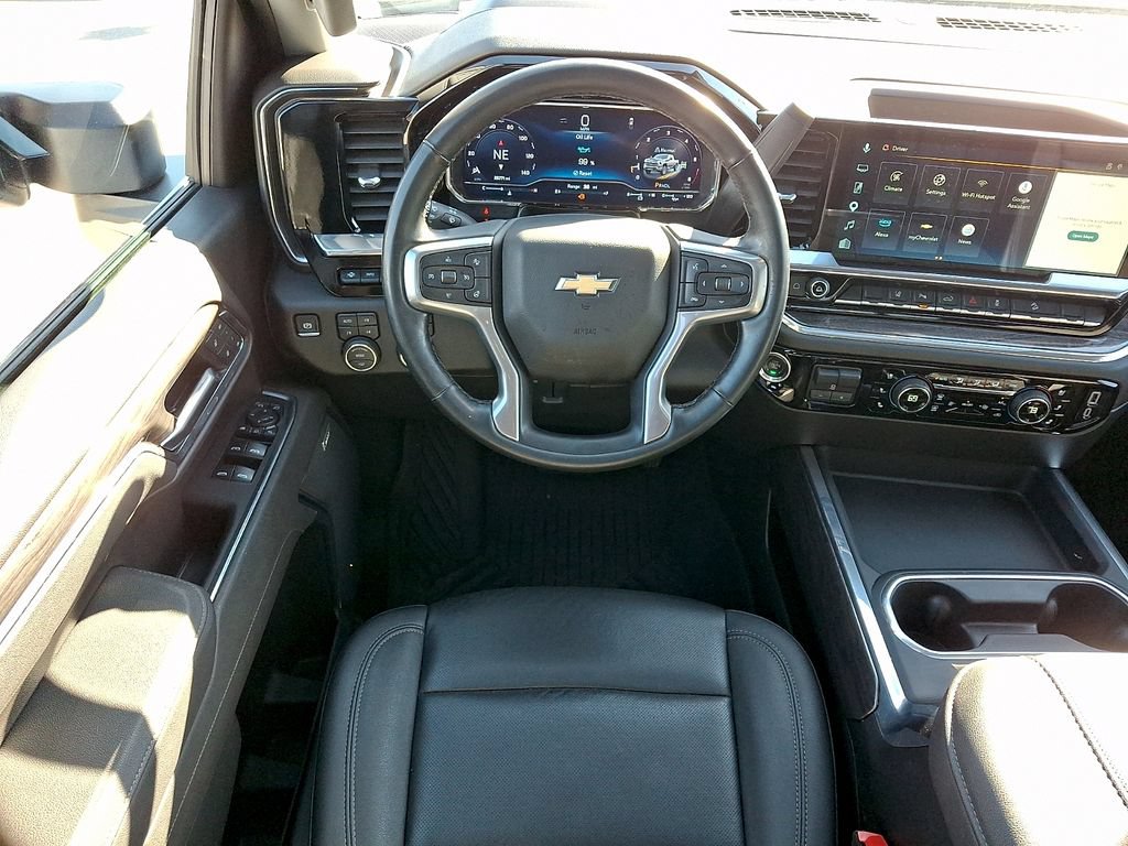 Used 2025 Chevrolet Silverado 2500 LTZ w/ LTZ Premium Package AWD/4WD image 11
