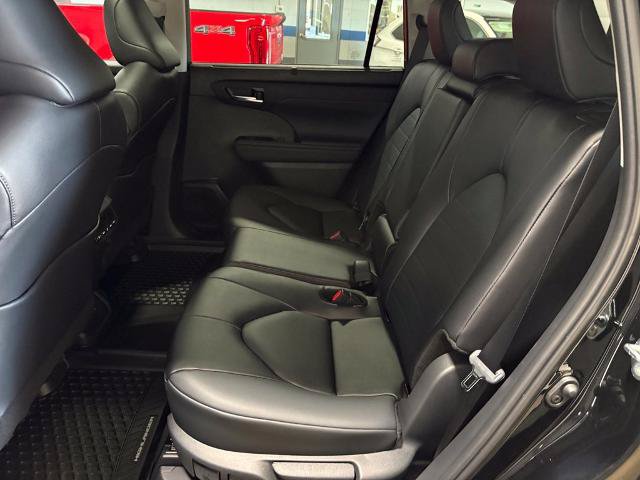 Used 2026 Toyota Highlander XLE AWD/4WD image 26