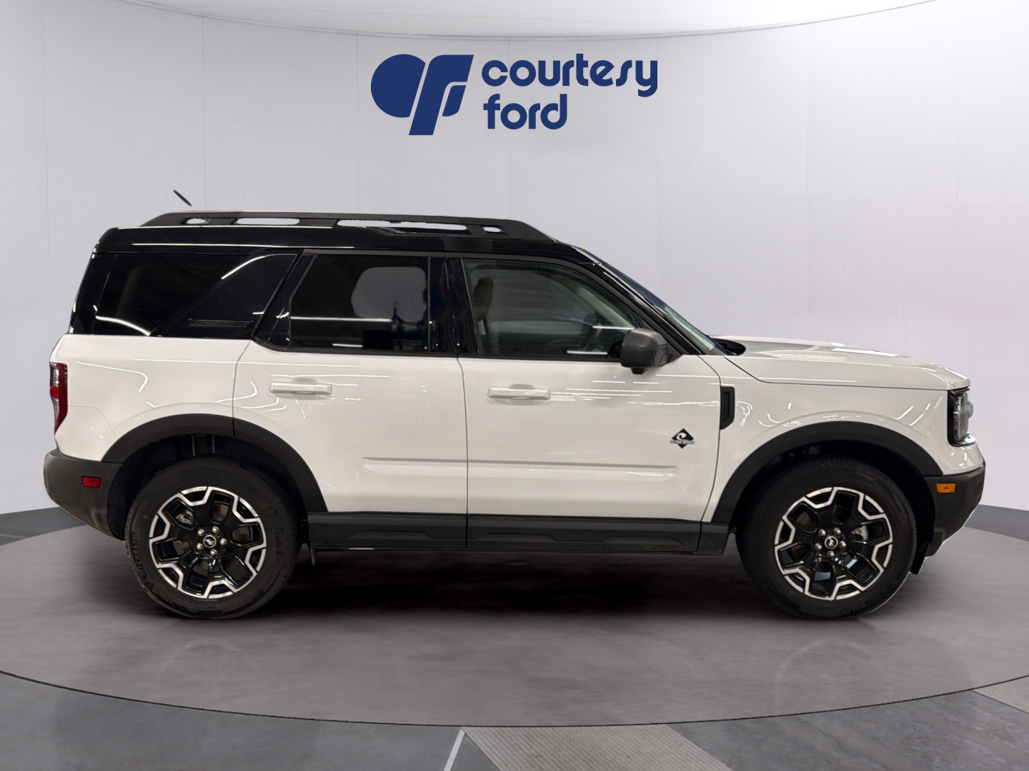 Certified 2025 Ford Bronco Sport Outer Banks w/ Outer Banks Tech Package+ AWD/4WD image 8