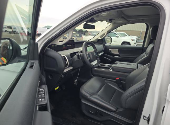 Certified 2025 Ford Expedition Active image 10