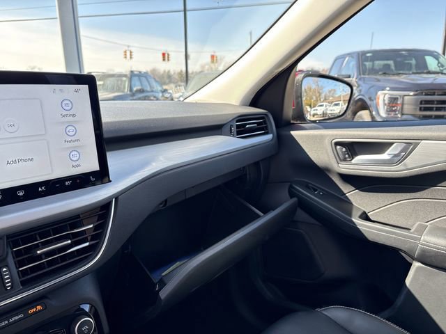 Certified 2023 Ford Escape Platinum w/ Class II Trailer Tow Package image 39