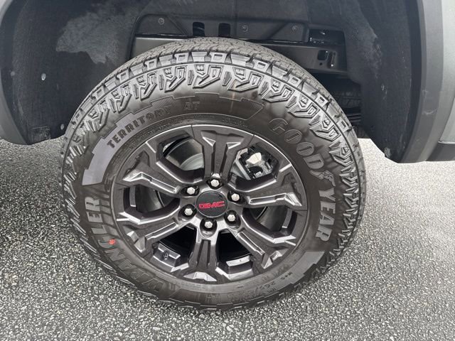 Used 2024 GMC Canyon Elevation w/ Convenience Package image 9