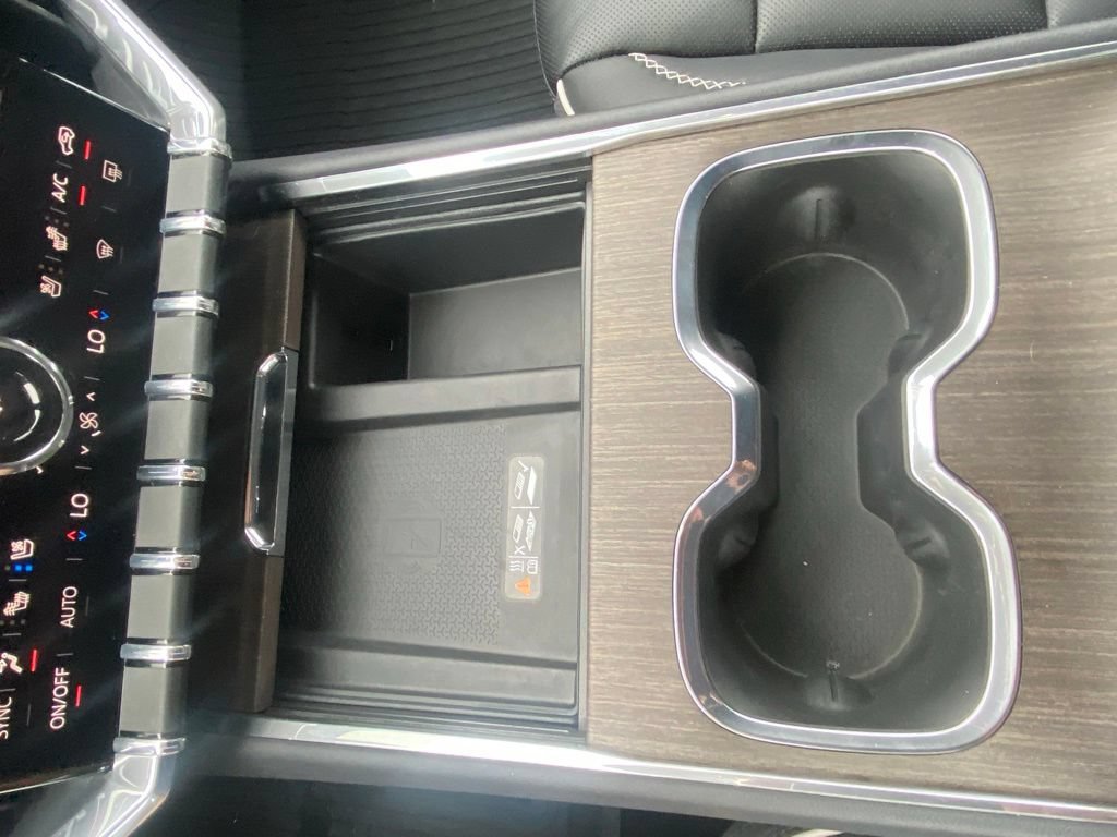 Used 2025 GMC Acadia Denali w/ LPO, Floor Liner Package AWD/4WD image 18