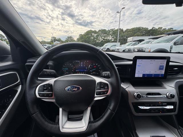 Certified 2022 Ford Explorer XLT w/ Class IV Trailer Tow Package image 16