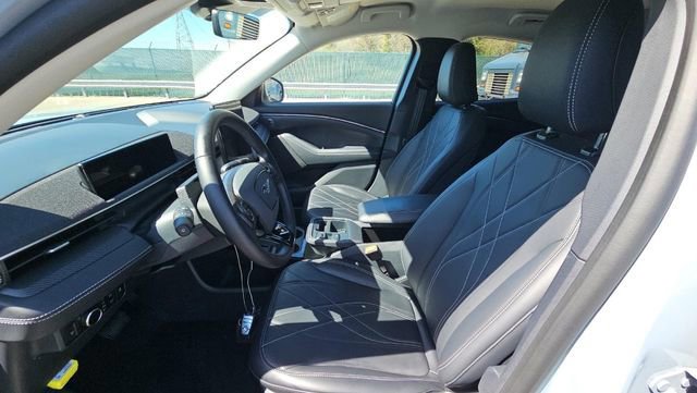 Certified 2025 Ford Mustang Mach-E Select RWD image 4