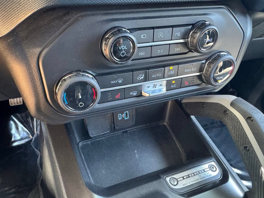Certified 2022 Ford Bronco Outer Banks w/ Sasquatch Package AWD/4WD image 18