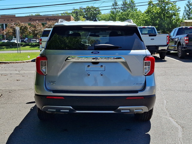 Certified 2023 Ford Explorer XLT w/ Equipment Group 202A AWD/4WD image 9