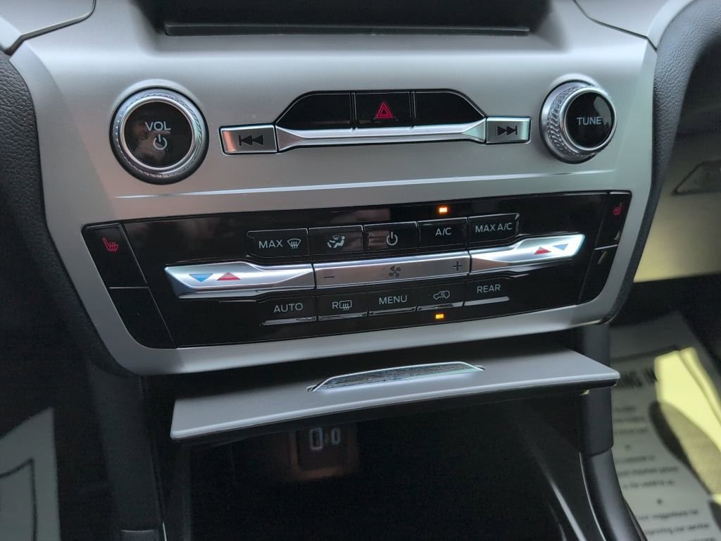 Certified 2022 Ford Explorer XLT image 19