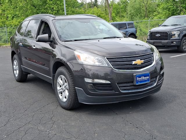 Used 2017 Chevrolet Traverse LS FWD image 2