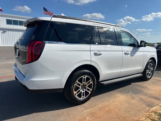 Certified 2025 Ford Expedition Active AWD/4WD image 3