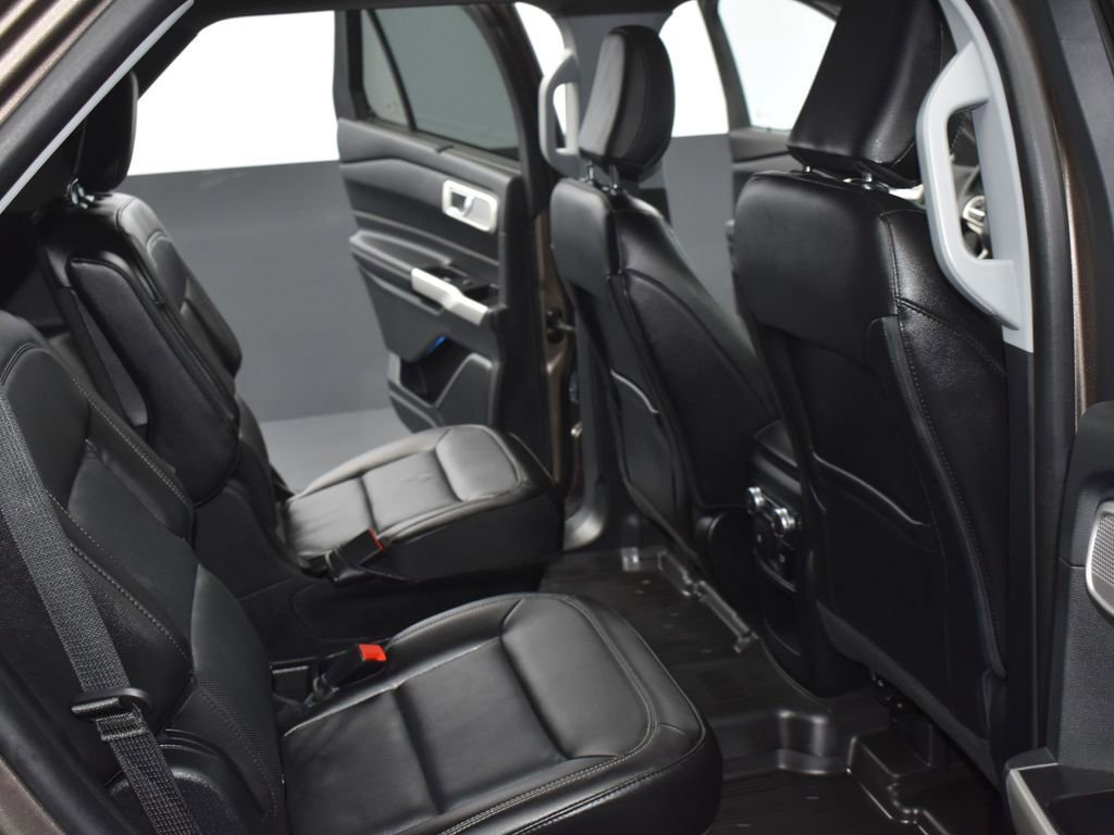 Certified 2021 Ford Explorer Limited w/ Equipment Group 301A image 15