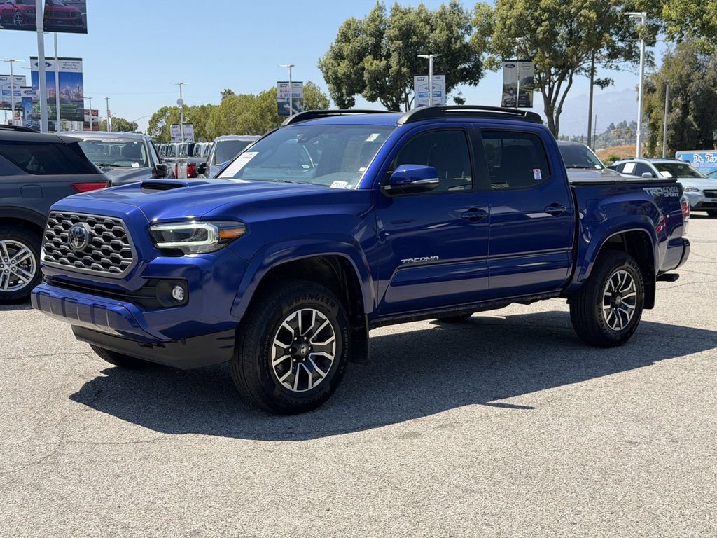 Used 2023 Toyota Tacoma TRD Sport AWD/4WD image 3