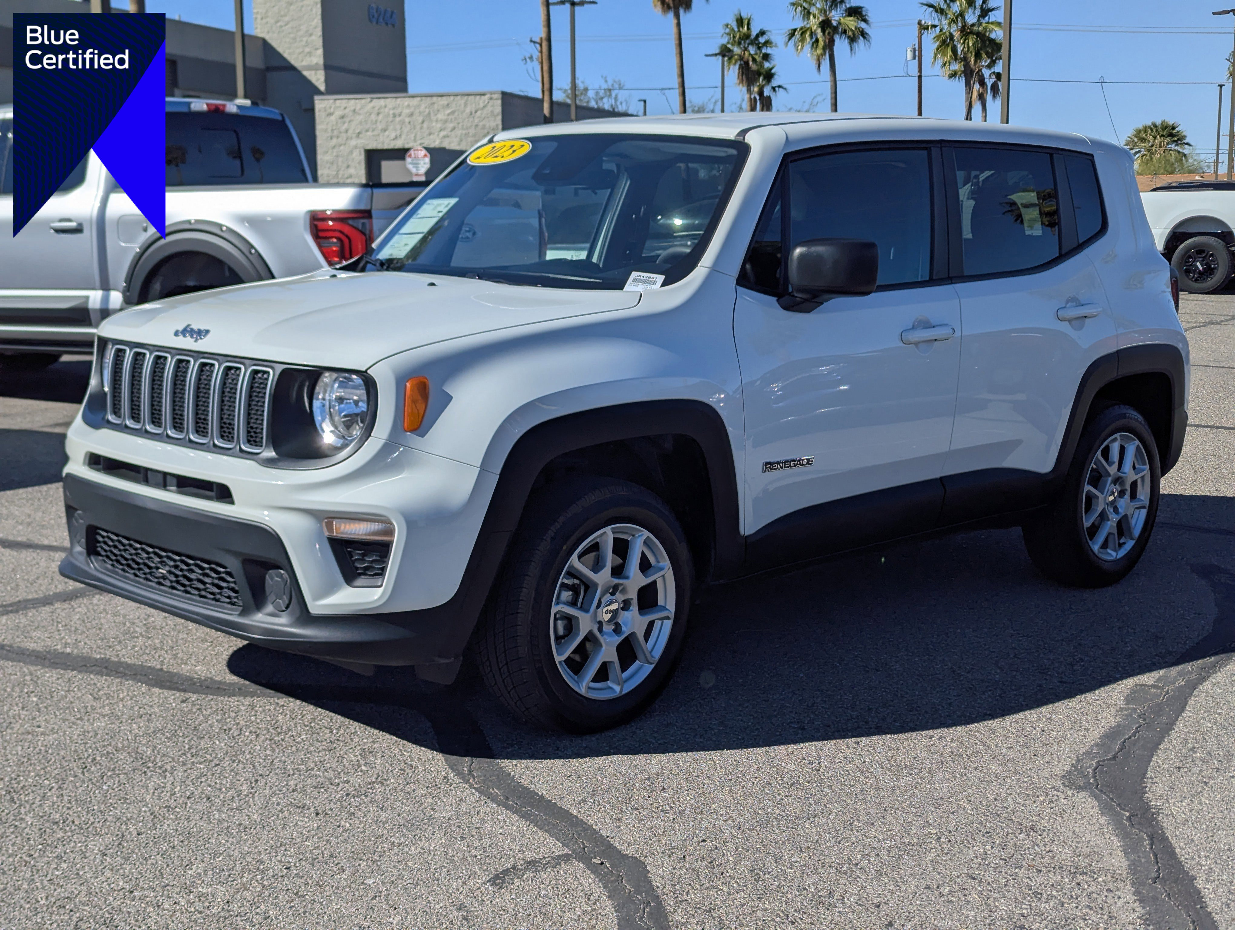 Used 2023 Jeep Renegade Latitude image 1