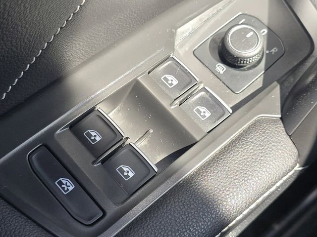 Used 2022 Volkswagen Tiguan SE AWD/4WD image 25