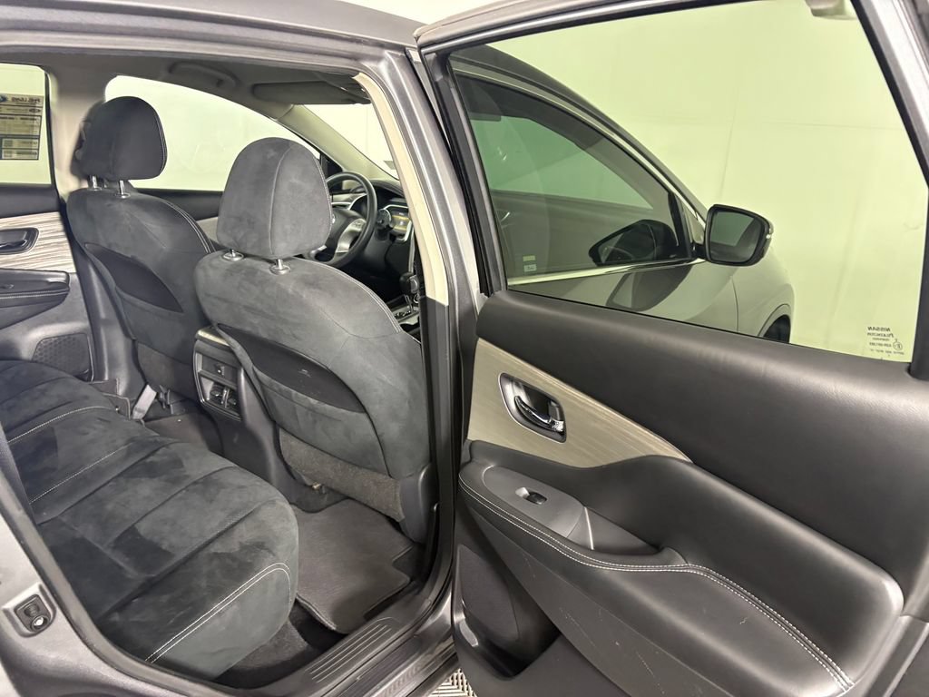Used 2017 Nissan Murano S w/ Navigation Package FWD image 30
