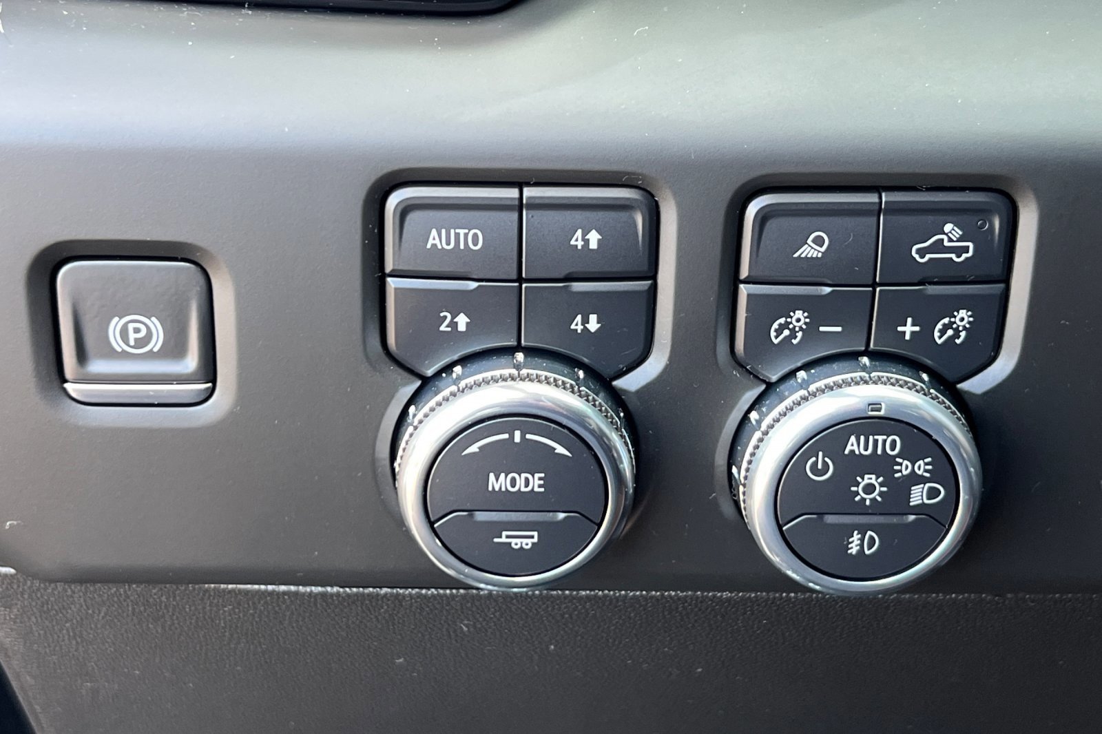 Used 2025 GMC Sierra 2500 Denali Ultimate image 31