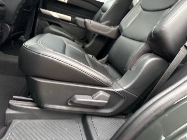 Certified 2023 Ford Explorer XLT w/ Equipment Group 202A AWD/4WD image 11