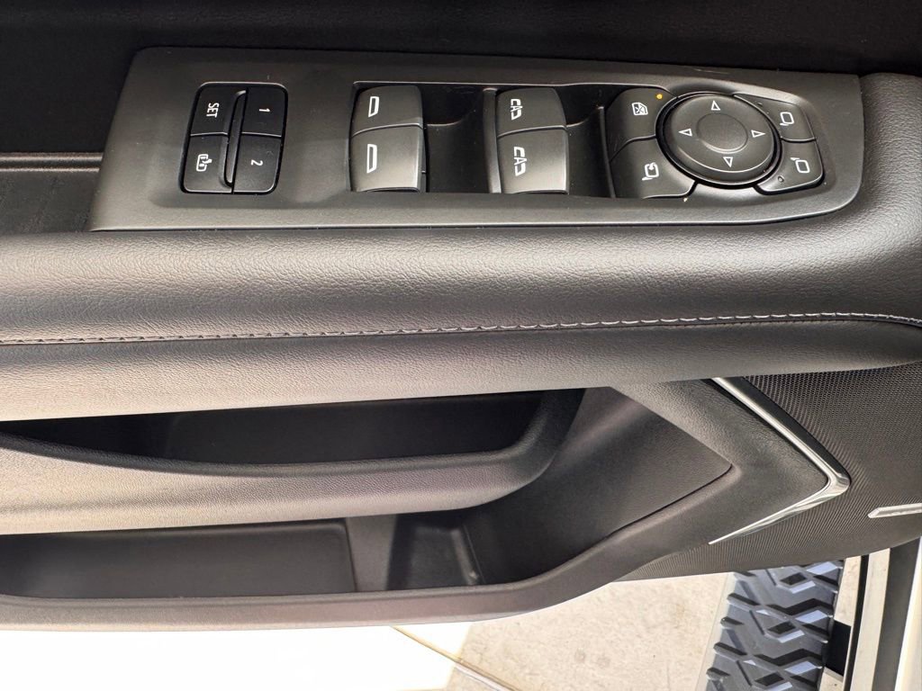 Used 2022 Chevrolet Tahoe Z71 w/ Luxury Package image 17