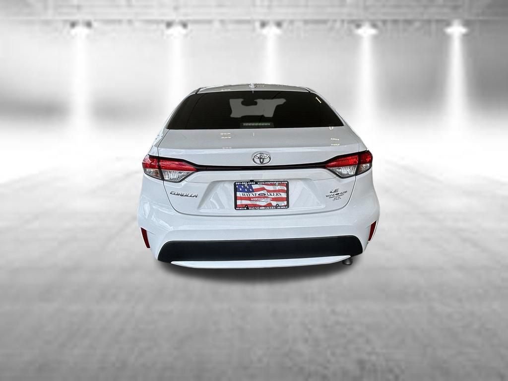 Used 2022 Toyota Corolla LE FWD image 5