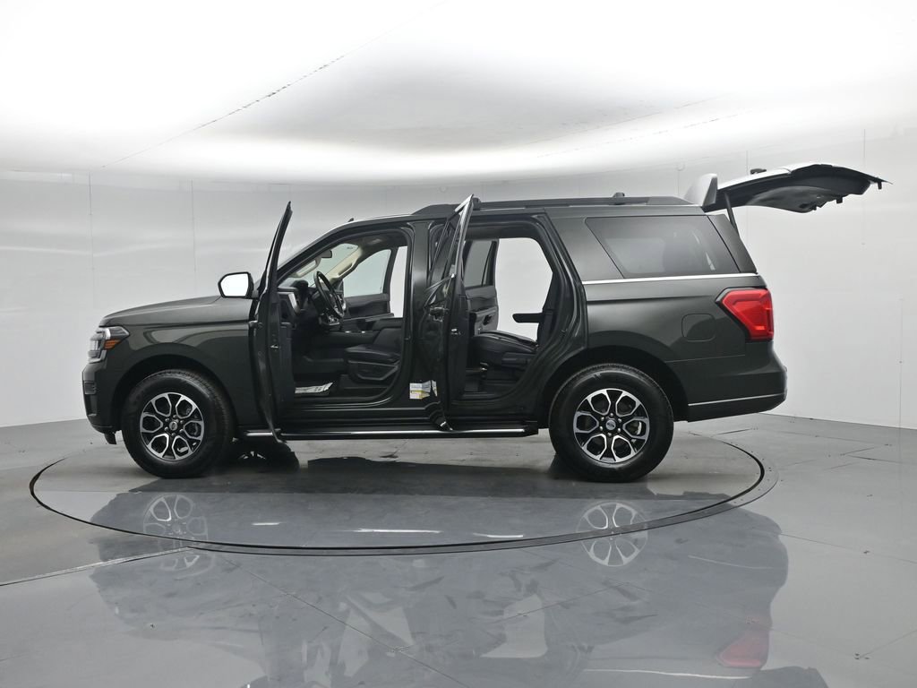 Certified 2023 Ford Expedition XLT image 47