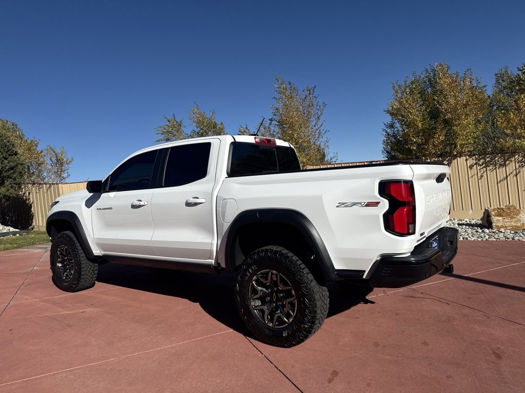 Used 2023 Chevrolet Colorado ZR2 w/ ZR2 Convenience Package III image 3