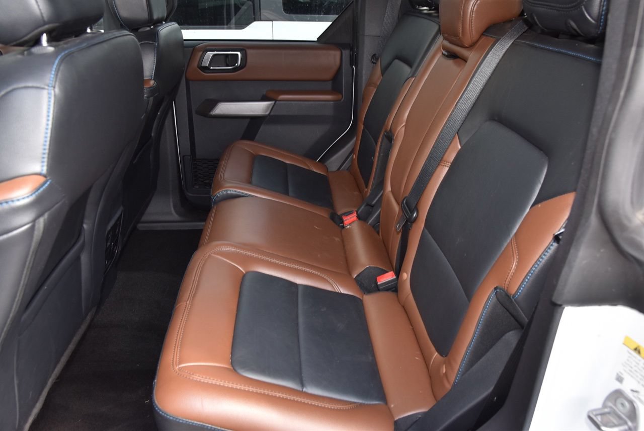 Certified 2023 Ford Bronco Outer Banks w/ Sasquatch Package AWD/4WD image 11