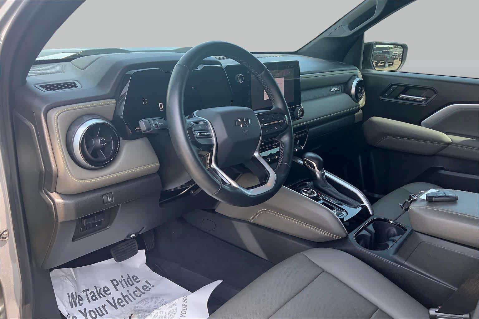 Used 2024 Chevrolet Colorado ZR2 w/ ZR2 Convenience Package III AWD/4WD image 18
