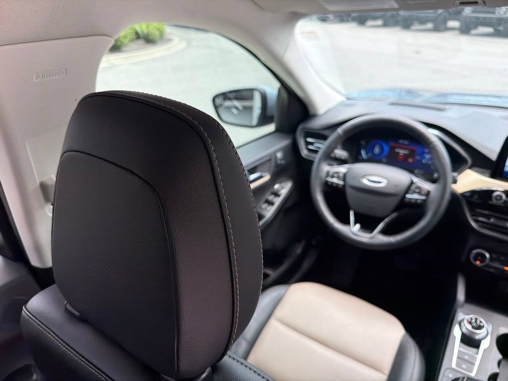 Certified 2022 Ford Escape Titanium w/ Titanium Elite Package FWD image 16