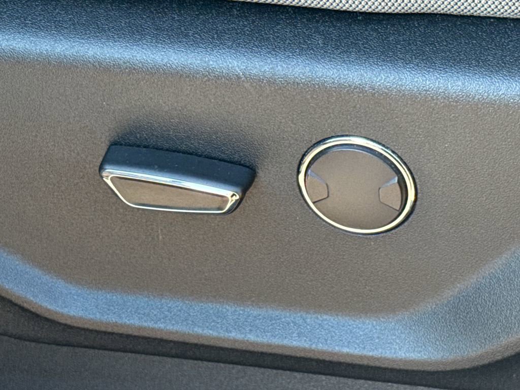 Certified 2017 Ford F250 XLT w/ XLT Premium Package image 25