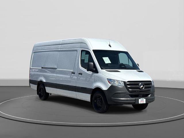 Used 2025 Mercedes-Benz Sprinter 2500 image 5
