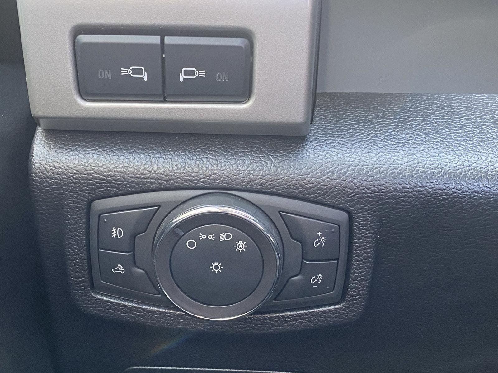 Certified 2019 Ford F150 Lariat w/ Equipment Group 502A Luxury AWD/4WD image 21