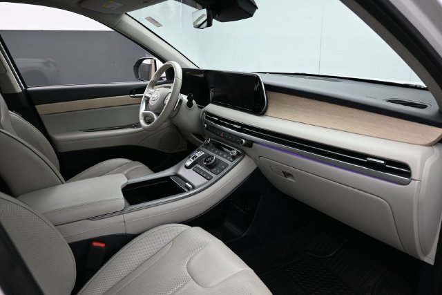 Used 2024 Hyundai Palisade Limited FWD image 33