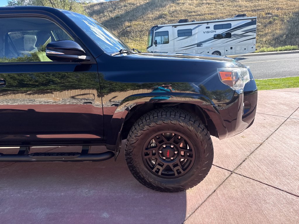 Used 2022 Toyota 4Runner SR5 Premium w/ Moonroof Package AWD/4WD image 35