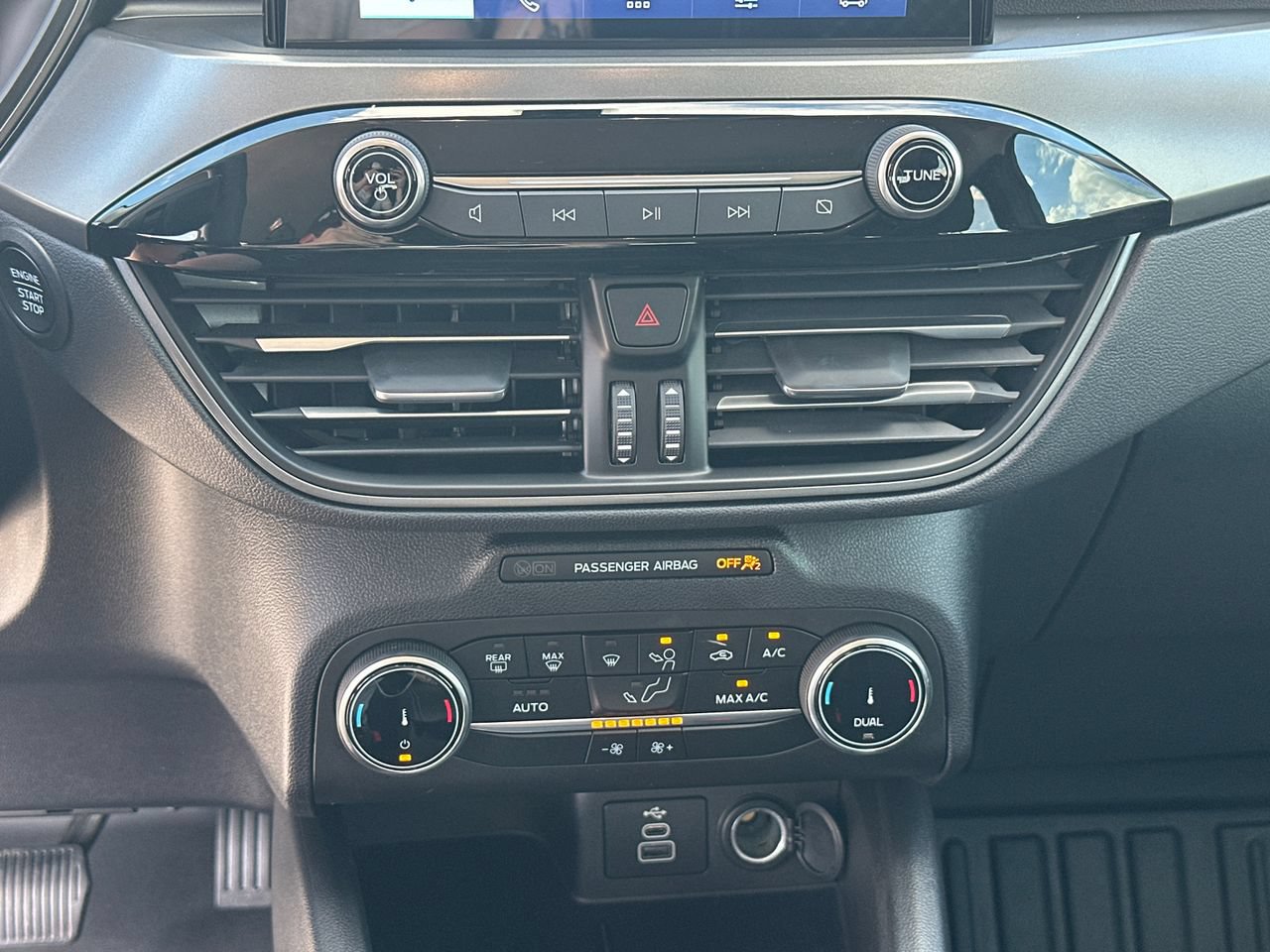 Certified 2025 Ford Escape Active FWD image 31