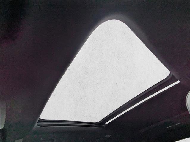 Used 2025 Chevrolet Traverse RS image 16