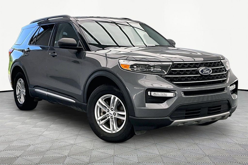Certified 2023 Ford Explorer XLT w/ Equipment Group 202A AWD/4WD image 12
