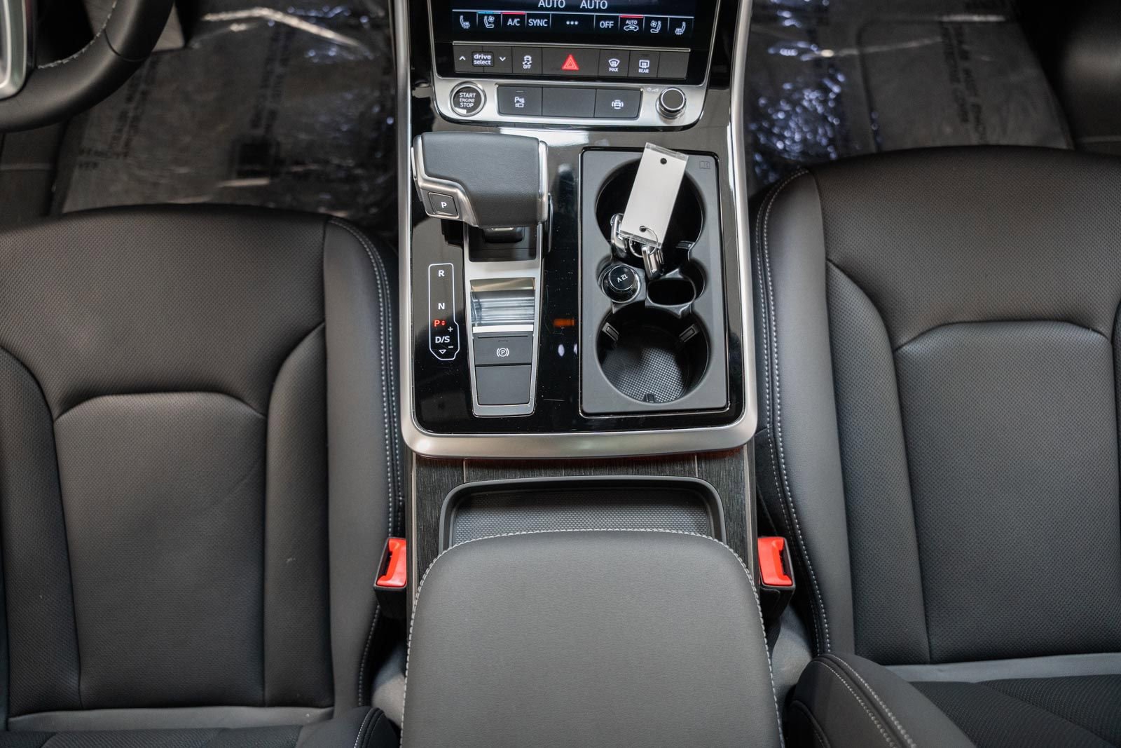 Used 2025 Audi Q8 Premium Plus AWD/4WD image 29