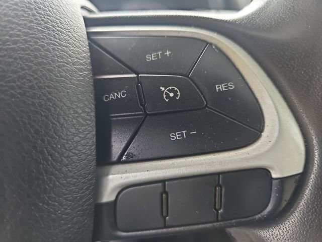 Used 2019 Jeep Renegade Latitude FWD image 18