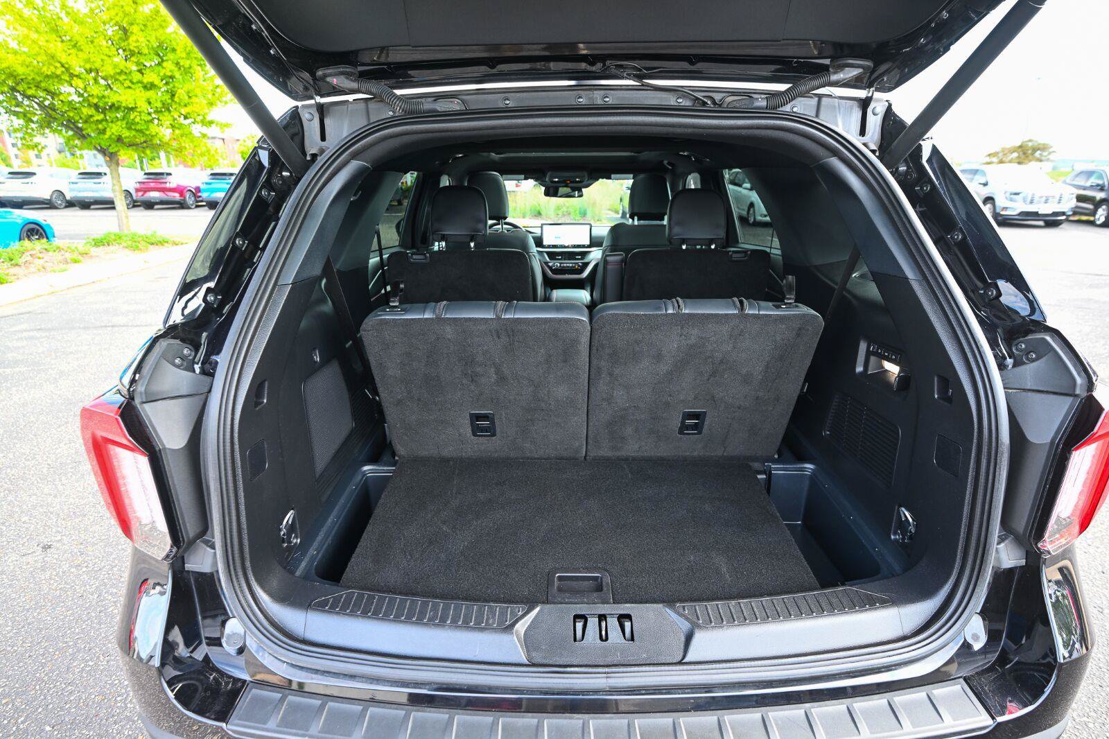 Certified 2025 Ford Explorer ST AWD/4WD image 16