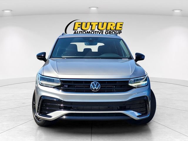 Used 2023 Volkswagen Tiguan SE R-Line FWD image 2