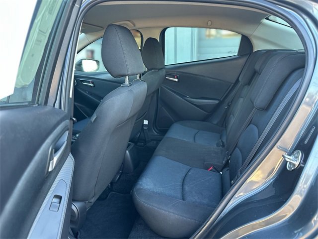 Used 2020 Toyota Yaris LE image 22