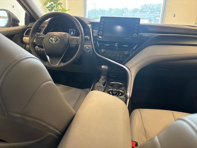 Used 2024 Toyota Camry SE w/ Cold Weather Package FWD image 8