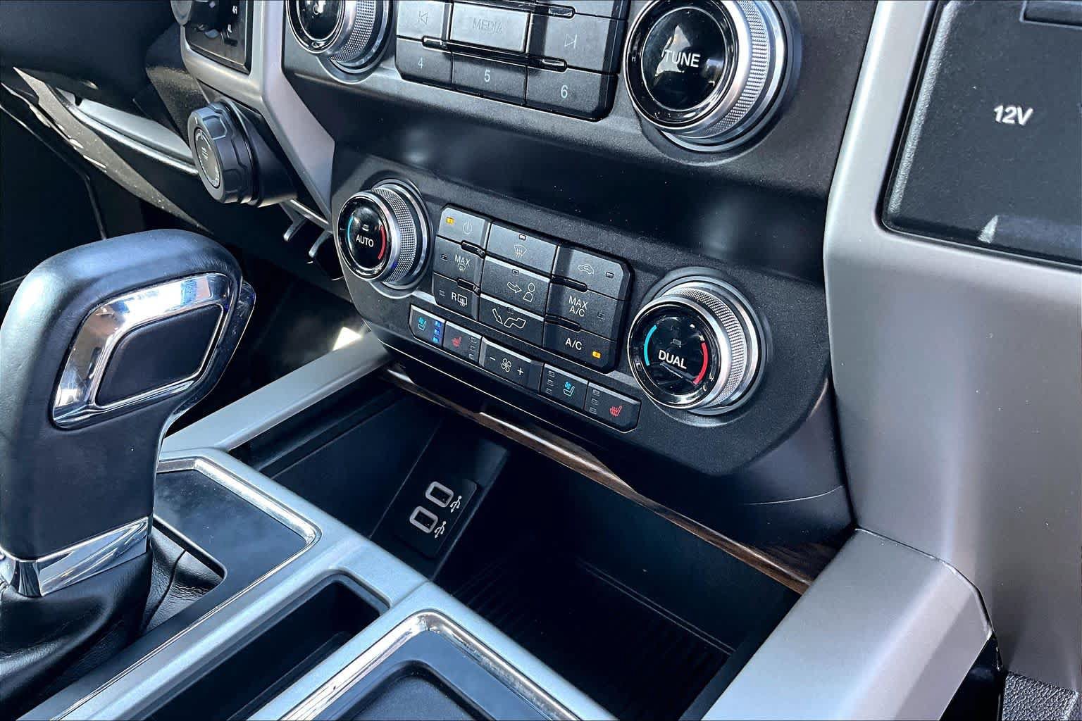 Certified 2019 Ford F150 Lariat w/ Equipment Group 502A Luxury AWD/4WD image 35