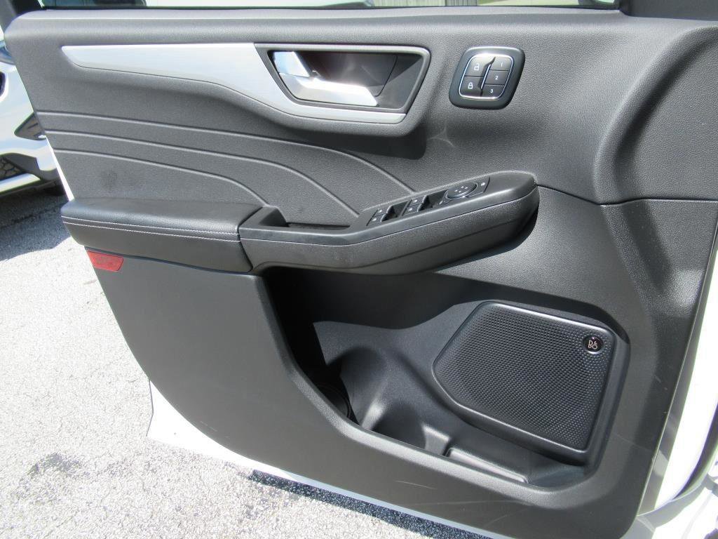 Certified 2024 Ford Escape PHEV w/ PHEV Premium Package image 22